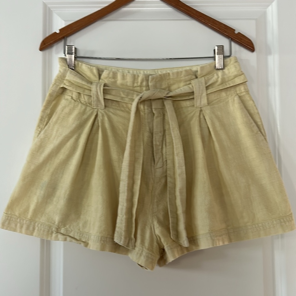 Free People Everywhere You Go Pleated Shorts Sz 8 w MEASUREMENTS Pockets